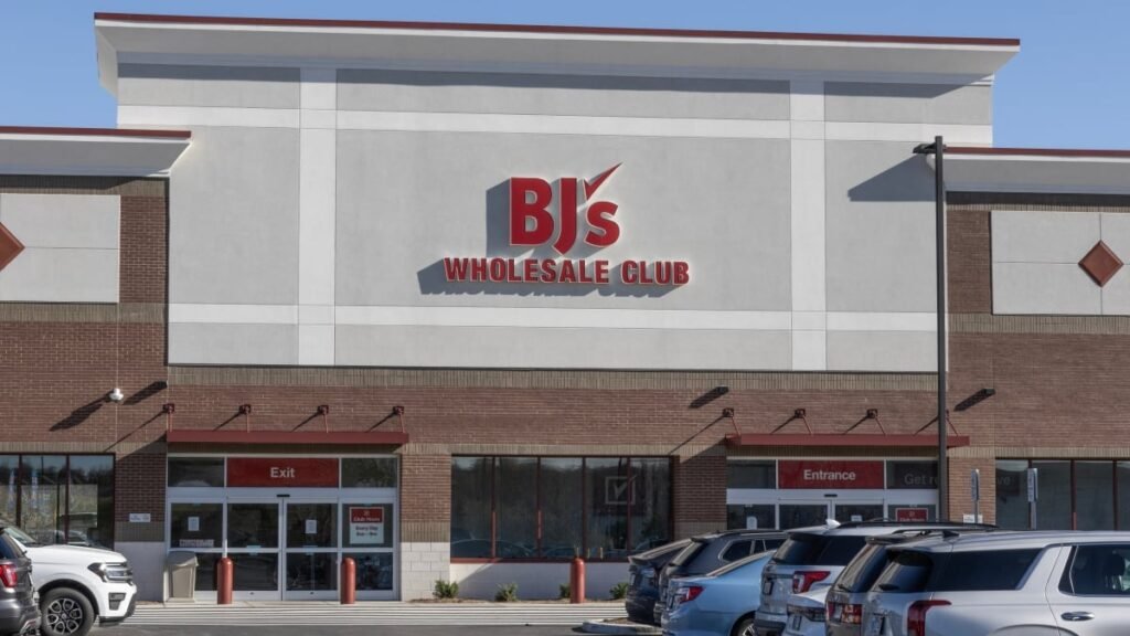 This Flash Sale Offers a One-Year BJ’s Membership With Gas Discounts for Just $15 Right Now