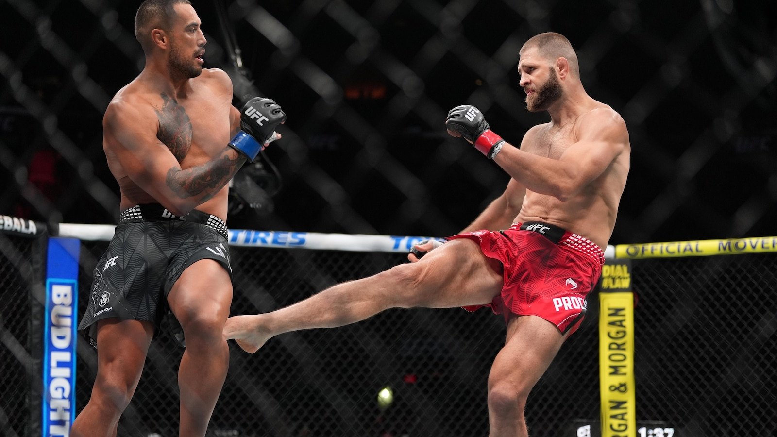 Ulberg delivers first-round KO to win light heavyweight belt as Trump takes spotlight at UFC 327