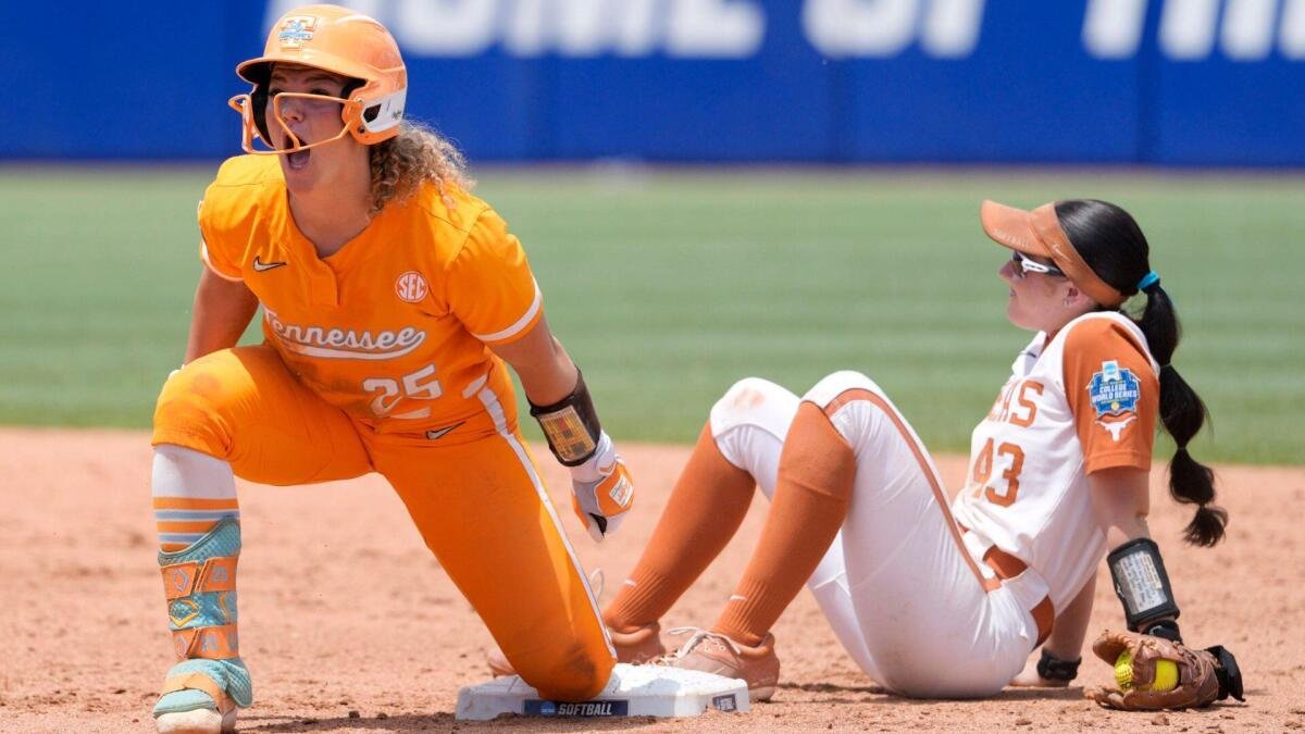 Women's College World Series schedule 2026: Scores, bracket, TV times