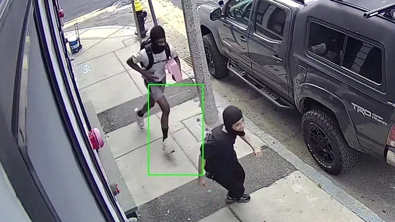 Teen arrested in armed robbery of children's lemonade stand in South Boston