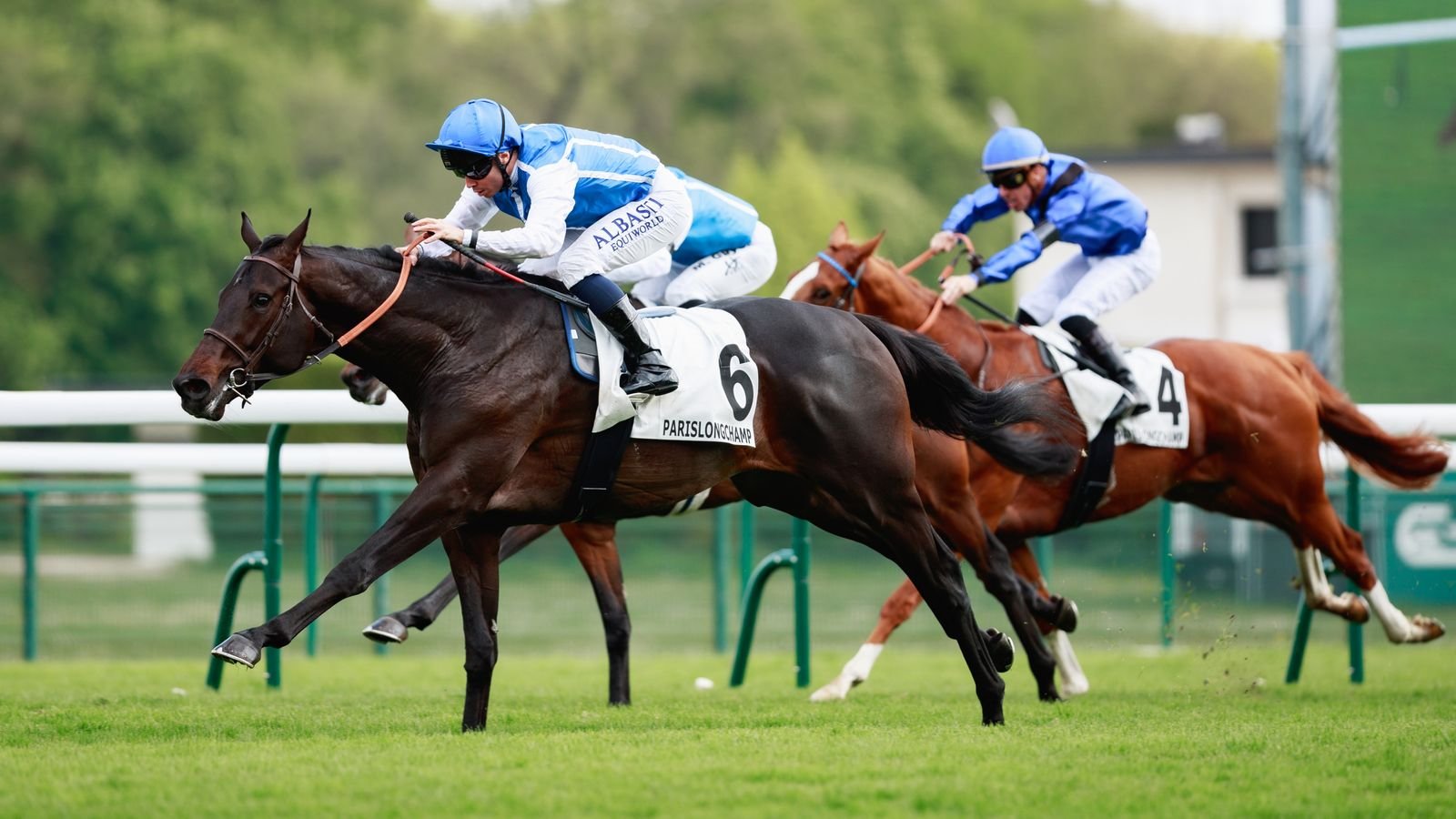Uther (M. Barzalona) wins Prix Noailles Gr.3 at ParisLongchamp, 13/04/2025, photo: Zuzanna Lupa