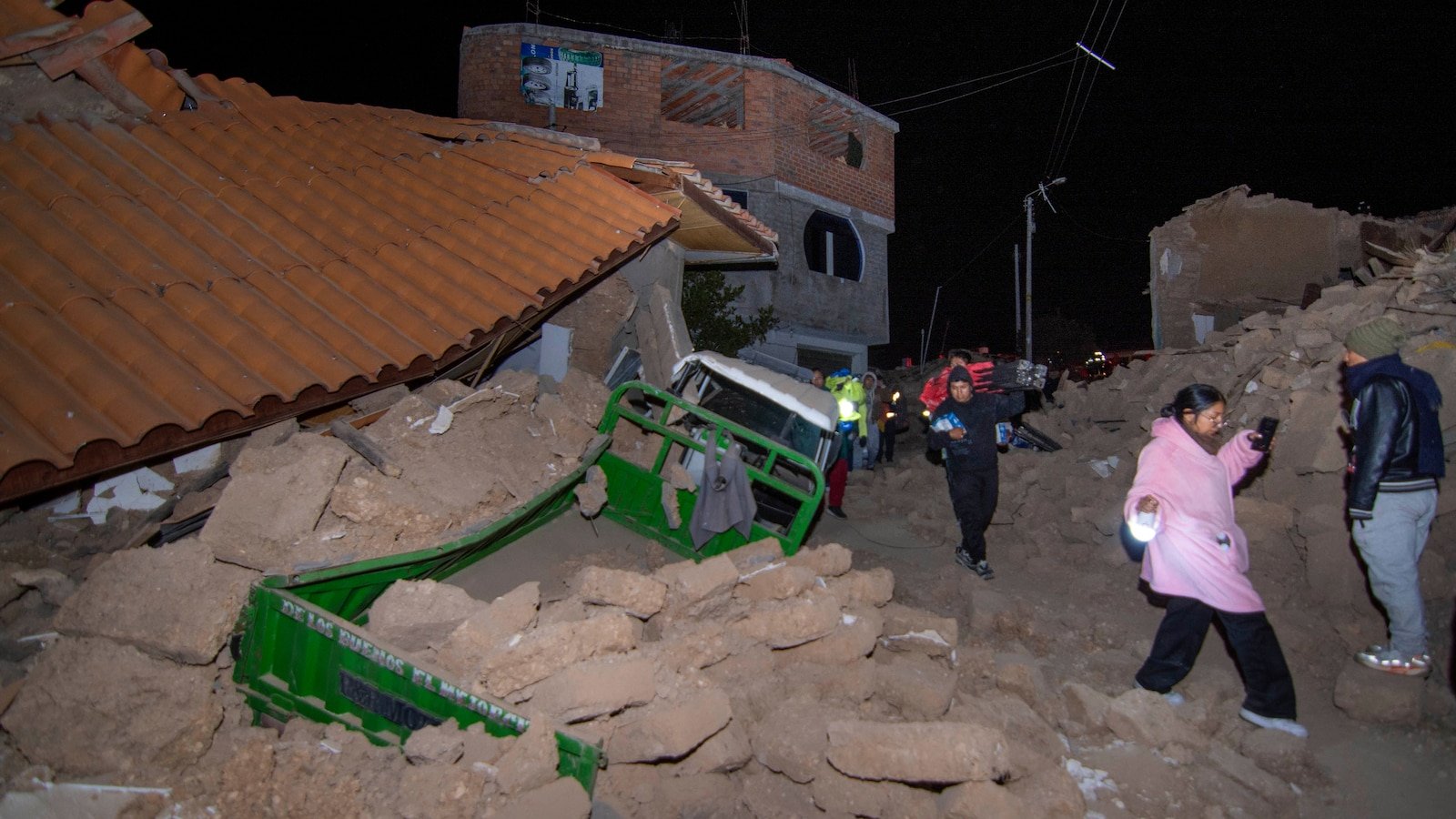 5.5 magnitude earthquake hits Peru's Andes region and kills at least 5 people