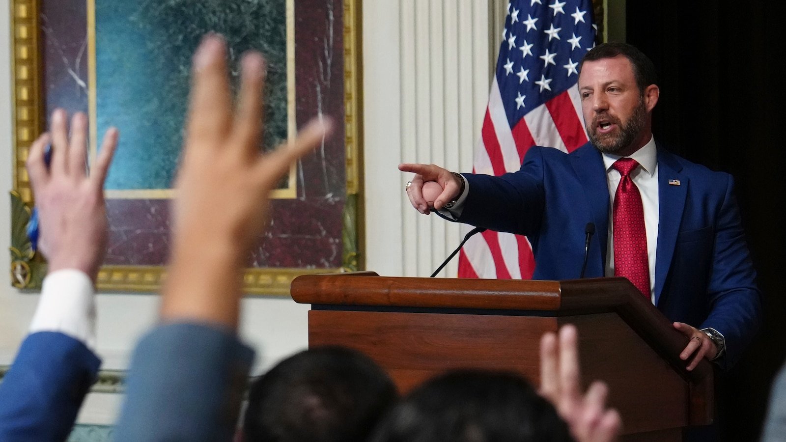 Democrats press ICE on oversight, say 1 officer referred for discipline over use of force