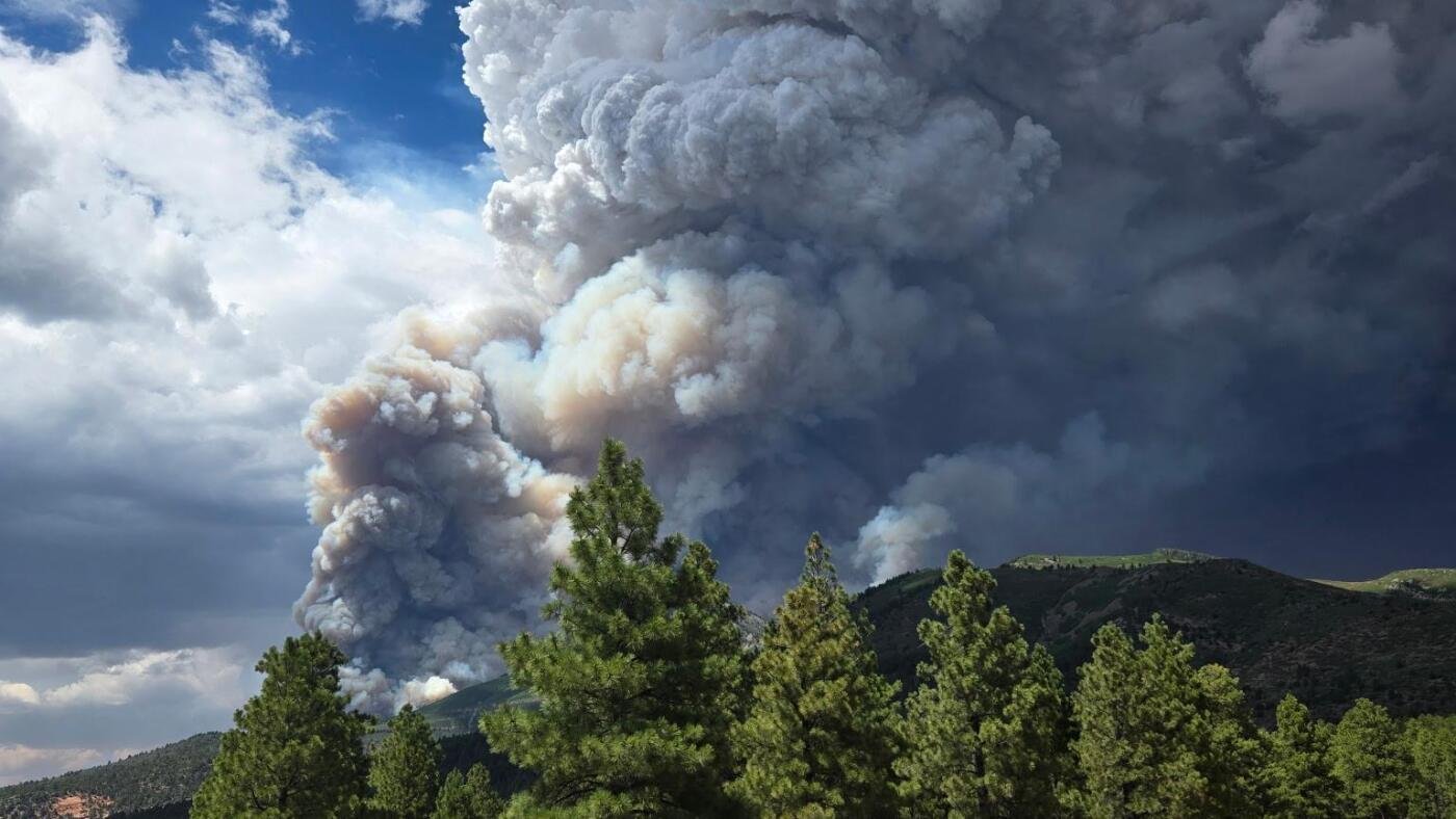 Fear and hope in Utah town in the shadow of America's largest wildfire : NPR