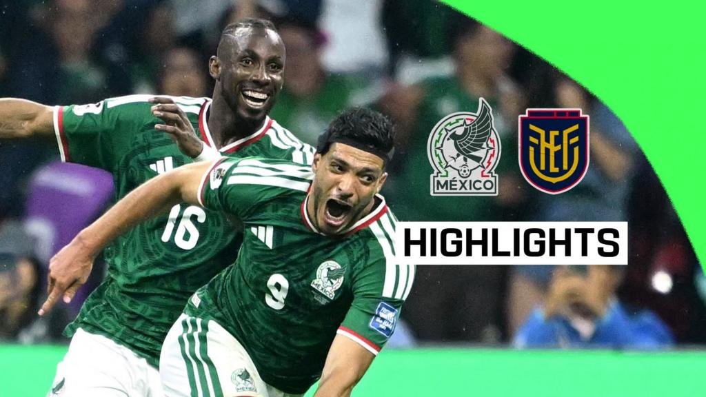 Julián Quiñones and  Raúl Jiménez celebrating a goal