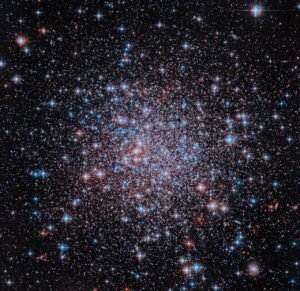 NASA's Hubble Spies Stellar Sparkler for July 4th