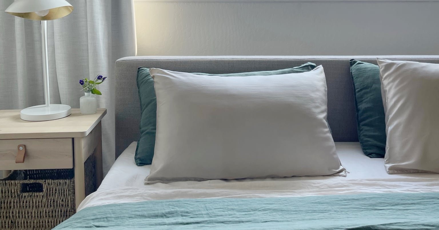 Quince Mulberry Silk Pillowcase Review and Photos