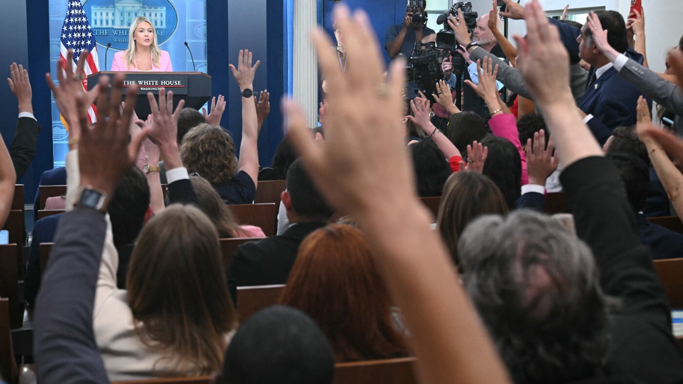 White House says ICE traffic stops will continue after deadly shootings : NPR