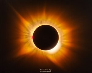 APOD: 2026 August 17 - A Golden Corona Eclipse