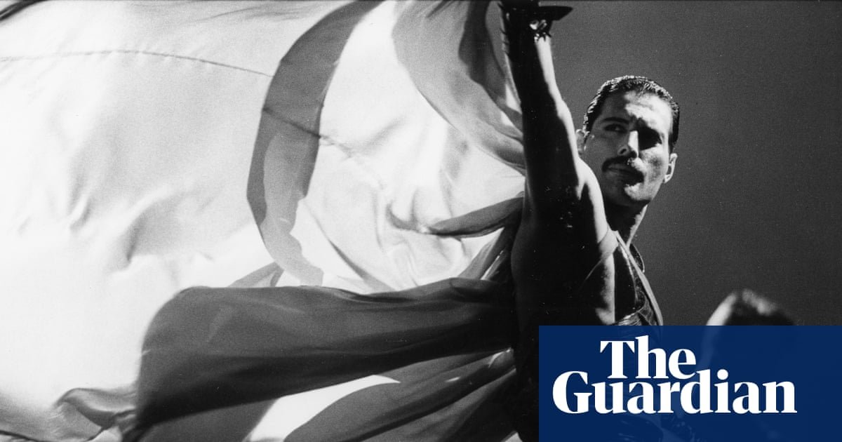 Freddie Mercury’s ‘splendid things’ to go on display at V&A | Freddie Mercury