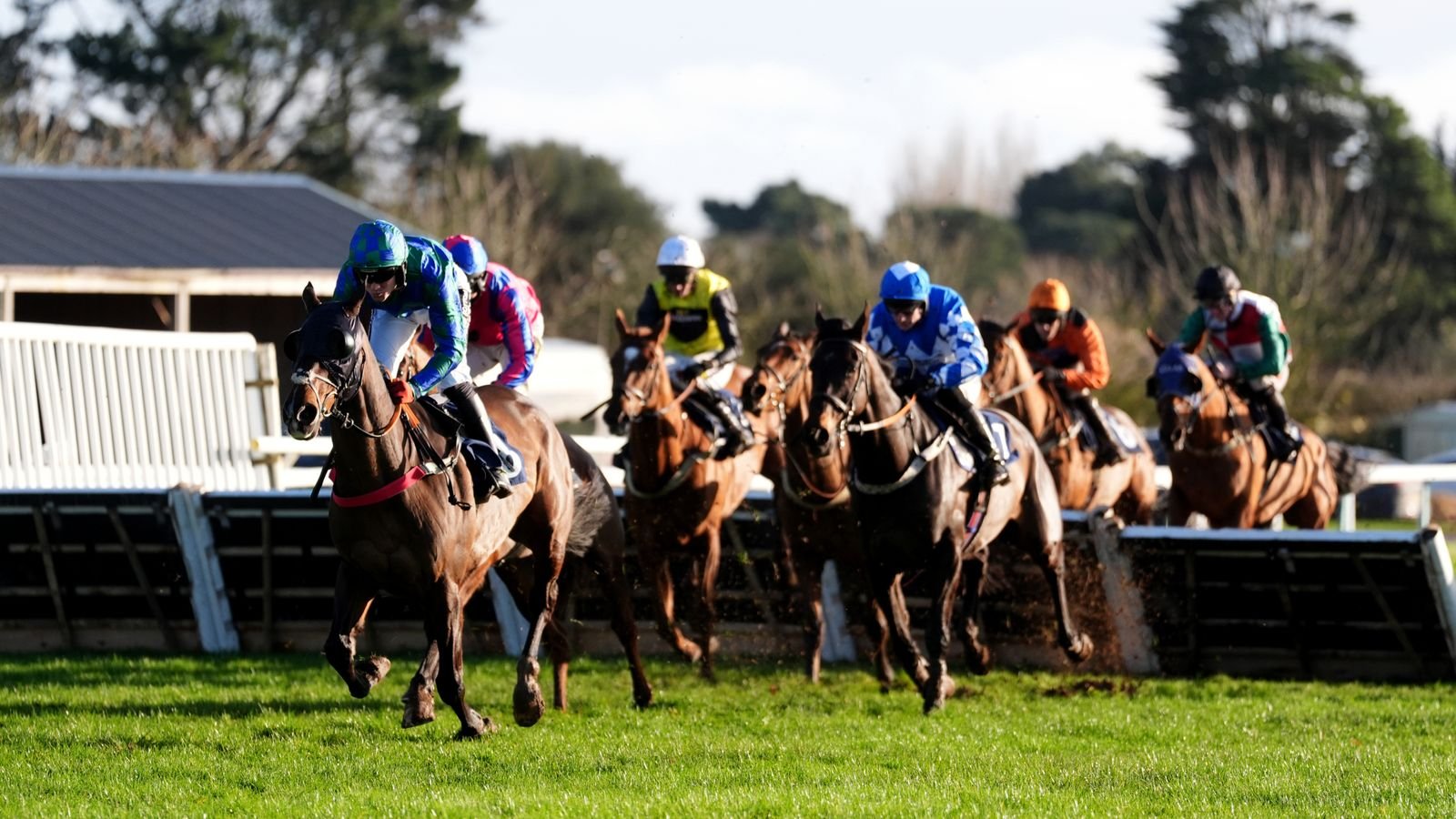 Fontwell hosts live racing today